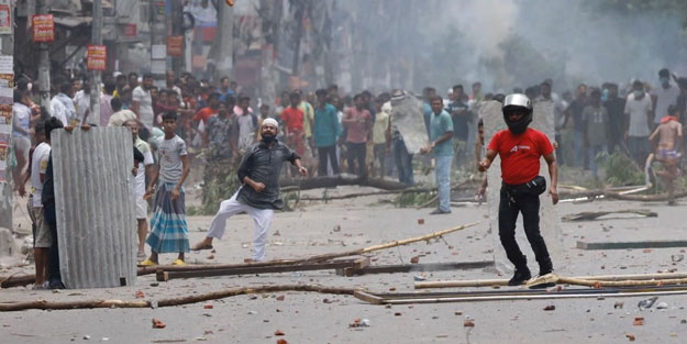 Banladeş'te şiddetin önü alınamıyor: En az 93 ölü