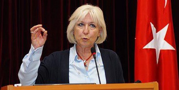 Banu Avar her şeyi anlattı: Survivor'in arkasında kim var?