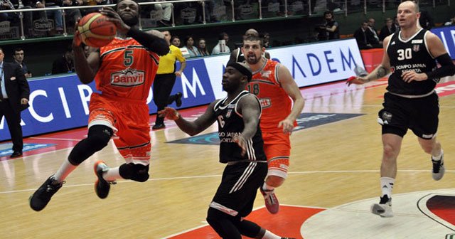 Banvit potada Beşiktaş'ı farklı geçti