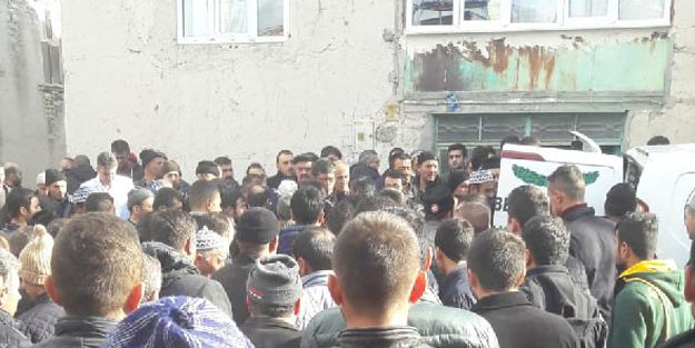 Banyoda şofbenden zehirlenen çift, yan yana toprağa verildi