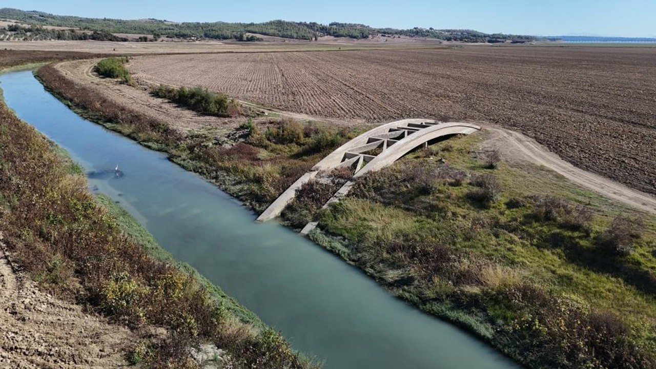 Baraj gölü kurudu! Tarihi köprü ortaya çıktı