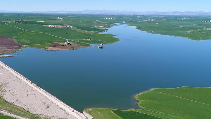 Baraj gölüne giren 4 kişiden 2'si boğuldu, 2'si kayboldu