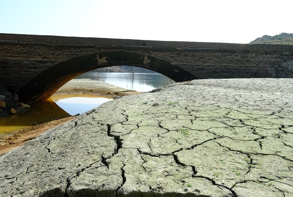 Baraj suyu çekilince ortaya çıktı!