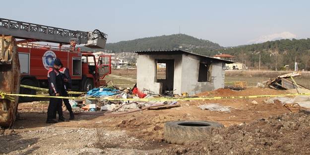 Barakada yangın! Emekli öğretmen hayatını kaybetti