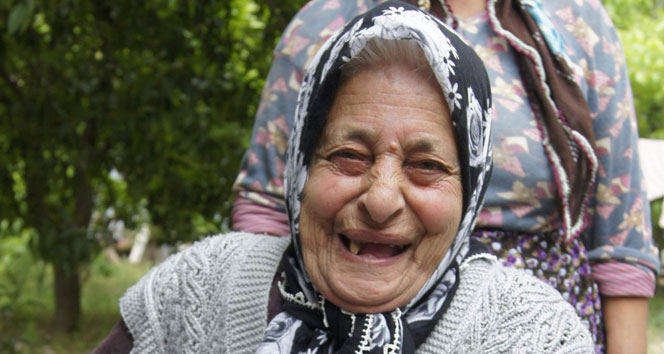 Barakada yaşayan Nine’nin ev mutluluğu