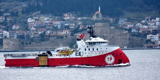 Barbaros, Boğaz'dan geçti