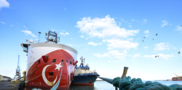 Barbaros Hayreddin Paşa Gemisi karış karış tarıyor.... Durmak yok yola devam!