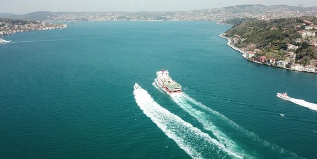 Barbaros, İstanbul Boğazı'ndan geçti