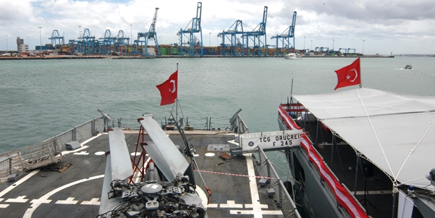 Bayrağımızı Kanarya Adaları’nda dalgalandıran 'Barbaros'