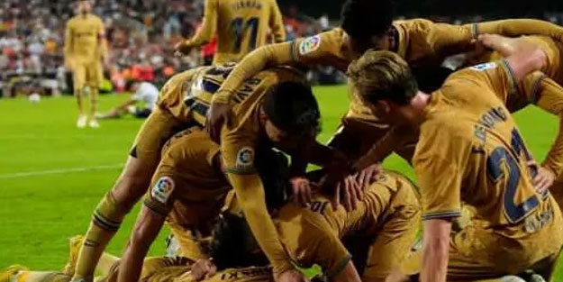 Barcelona, Valencia'yı 90+3'te devirdi