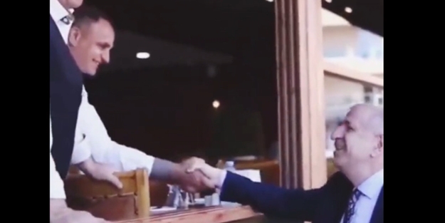 Bari orada yapmasaydın! Benzeriyle karşılaşan Ümit Özdağ'dan iğrençlik