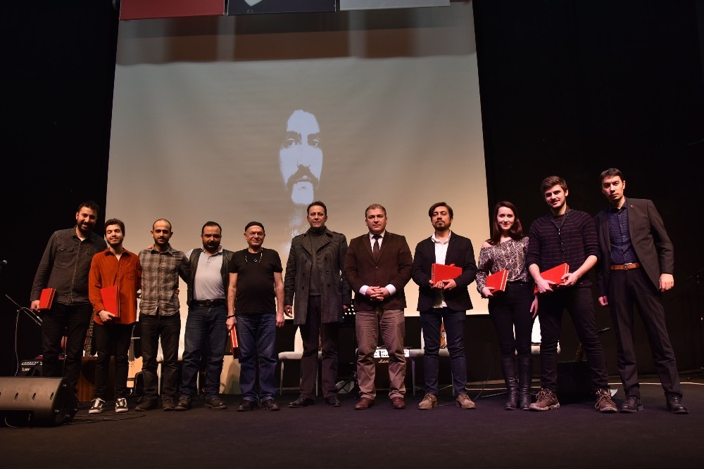 Barış Manço sevilen şarkıları ile anıldı