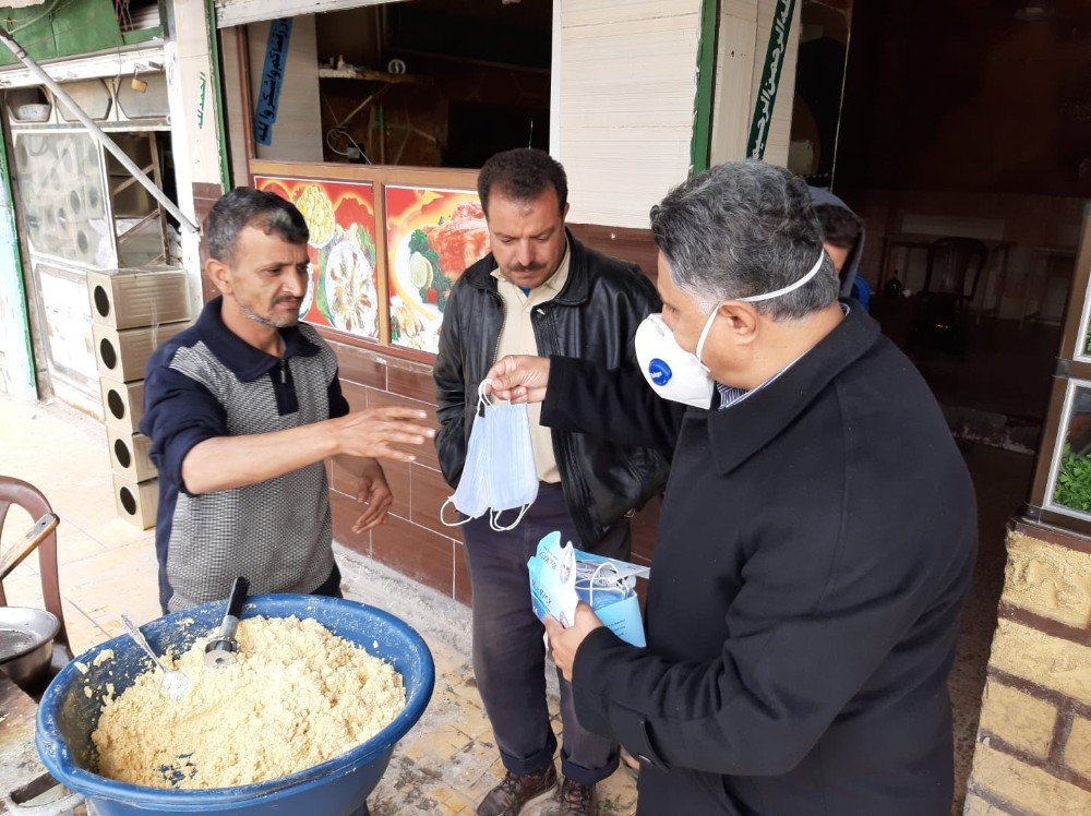 Barış Pınarı bölgesi esnafına maske ve eldiven 