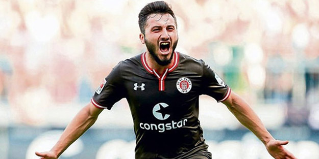 Barış Pınarı Harekatı'na destek veren Enver Cenk Şahin'in sözleşmesi feshedildi