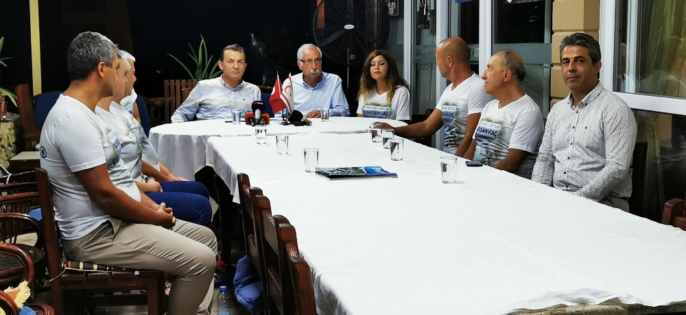 Barış yüzücüleri: “Ambargolara karşı kulaç attık” 