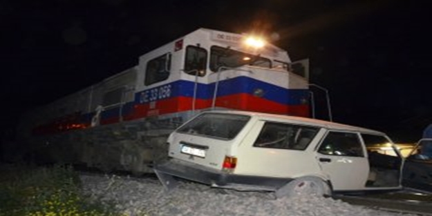 Bariyeri kırarak tren yolundan geçmeye çalıştı