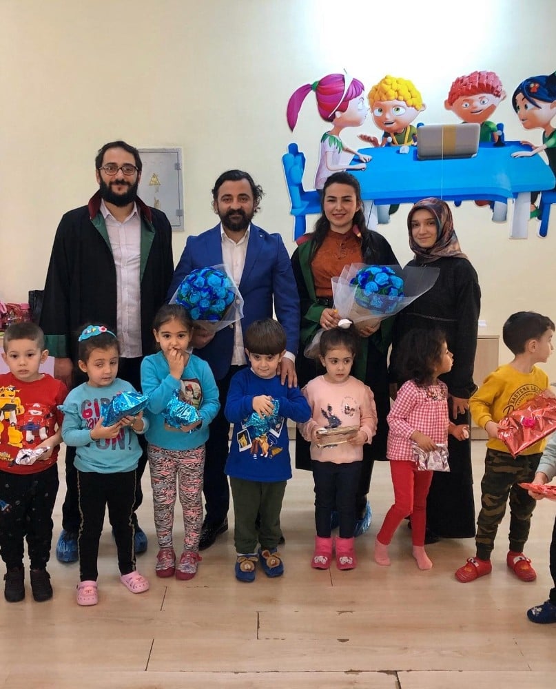 Barodan minik öğrencilere hediye 