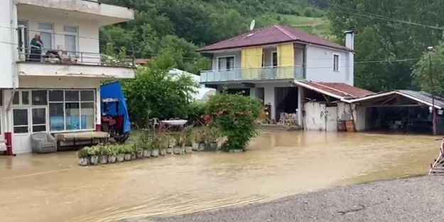 Bartın Belediye Başkanı'ndan tedbir çağrısı: Üst katlara çıkın