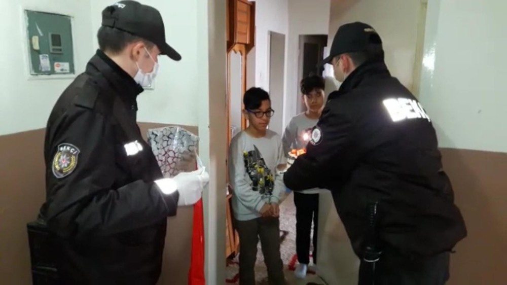 Bartın’da 23 Nisan’da çocuklara doğum günü sürprizi 