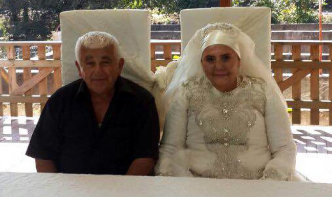 Bartın'da 50 yıllık evli çift, 70 yaşında düğün yaptı