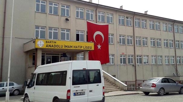 Bartın'da bulunan bu okulda öğrenciler teneffüse zil sesi duymadan çıkıyor
