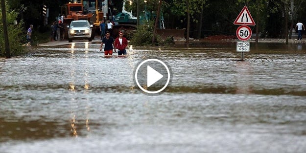 Bartın'da sel nedeniyle mahsur kalan 82 kişi kurtarıldı