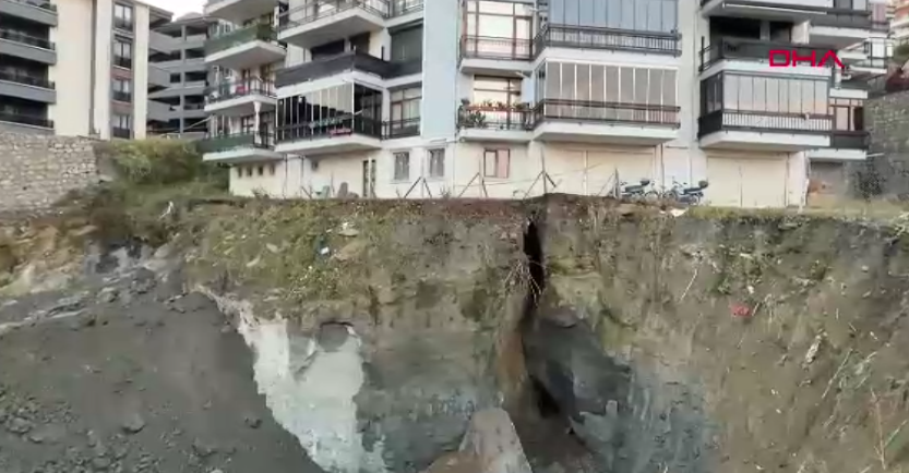 Bartın'da toprak kayması mahalleyi ayağa kaldırdı!