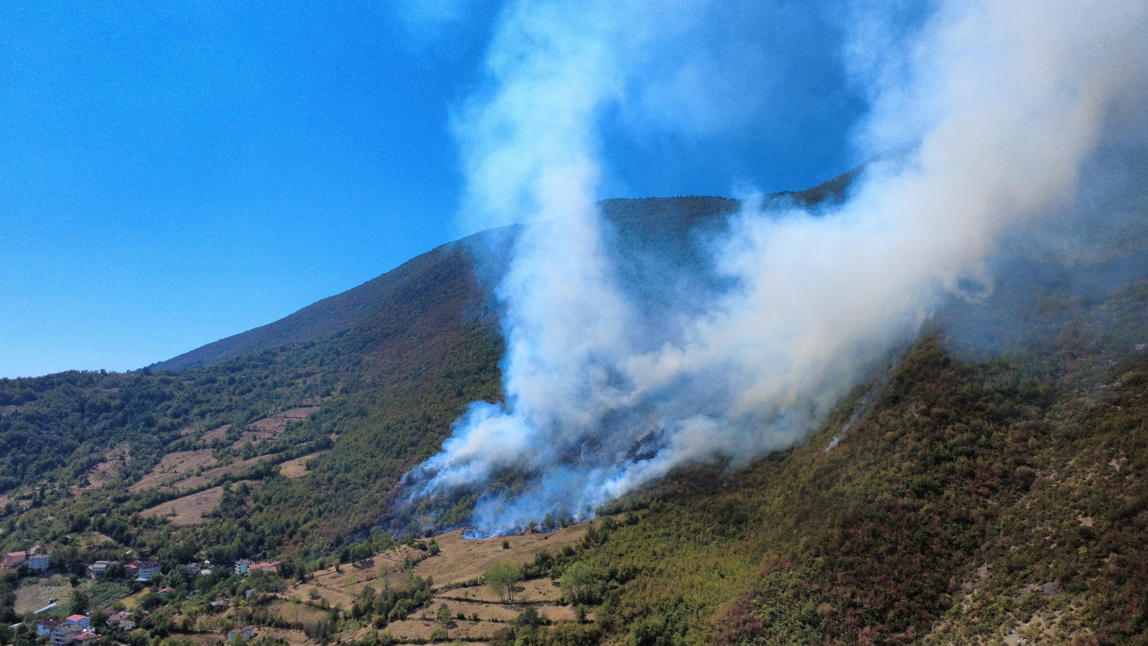 Bartın'da yangın bölgesi havadan görüntülendi