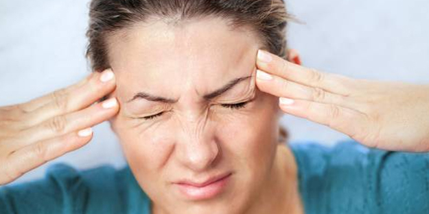 Baş ağrısına ne iyi gelir? Baş ağrısını tetikleyen nedenlere dikkat! Baş ağrısını hafife almayın