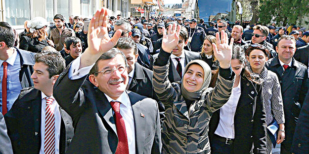 Baş verir, baş eğmeyiz