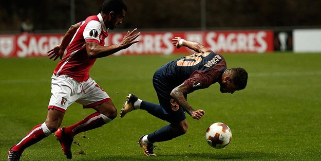 Başakşehir 2-1 yenildi