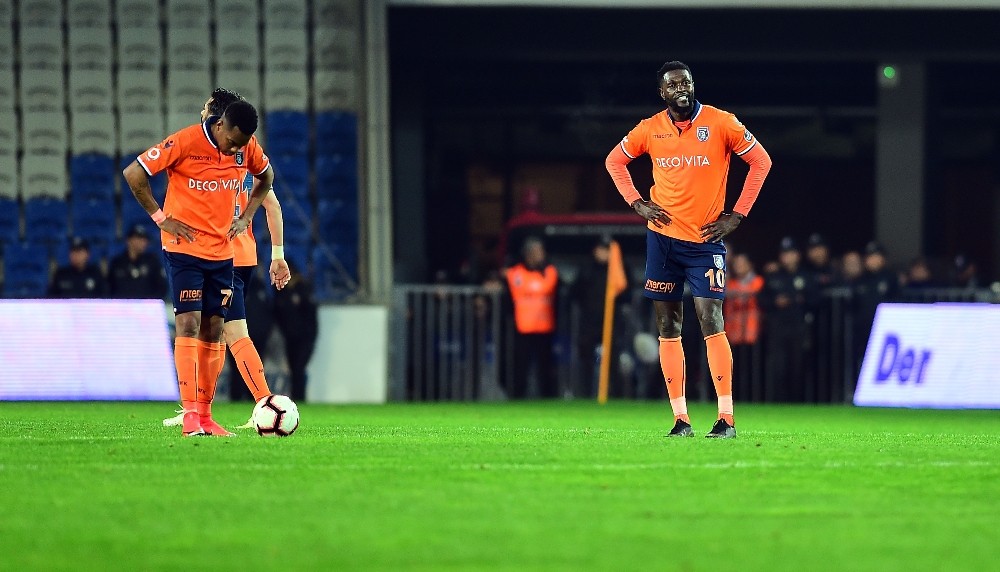 Başakşehir 5 haftada 10 puan kaybetti 