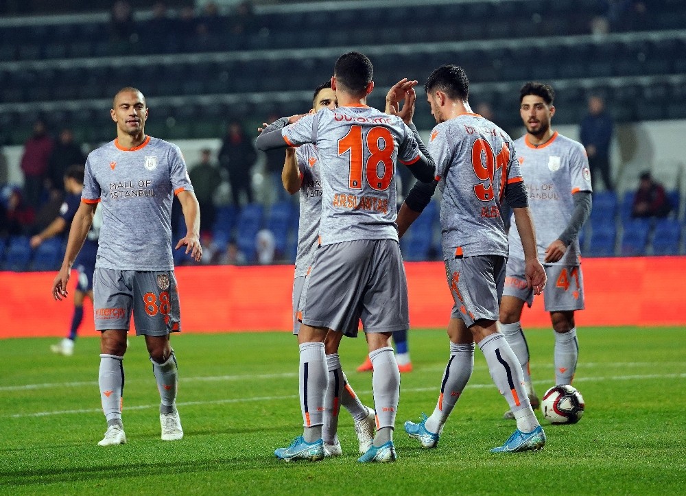 Başakşehir devreye galibiyetle girmek istiyor 