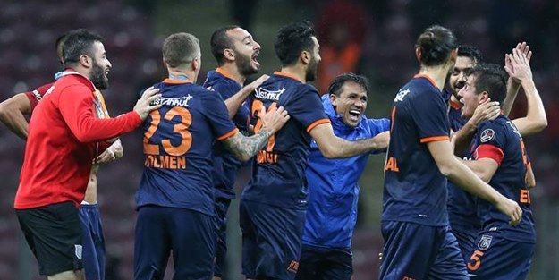 Başakşehir Galatasaray'ı istediği oyuncuya imzayı attırdı