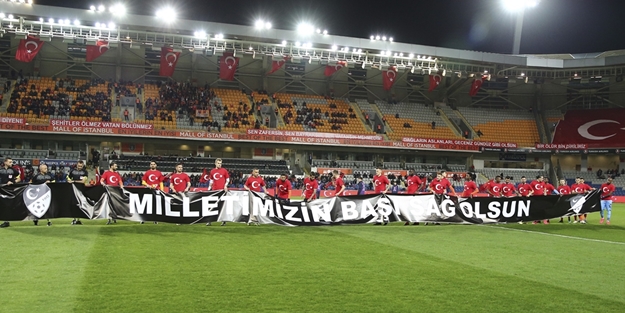 Başakşehir Gaziantep'i yenerek lider oldu