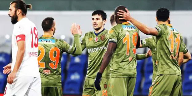 Başakşehir gol yağmuruyla son 16'ya kaldı