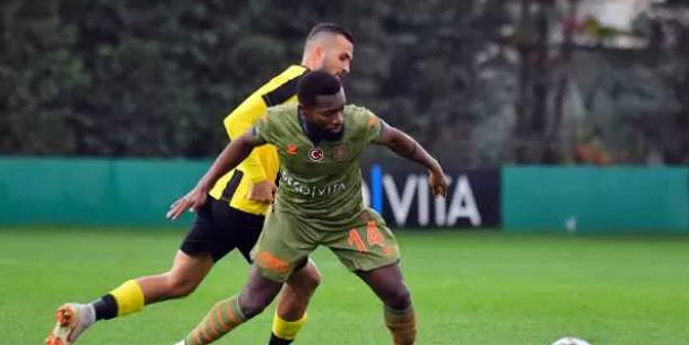 Başakşehir hazırlık maçında İstanbulspor'a yenildi