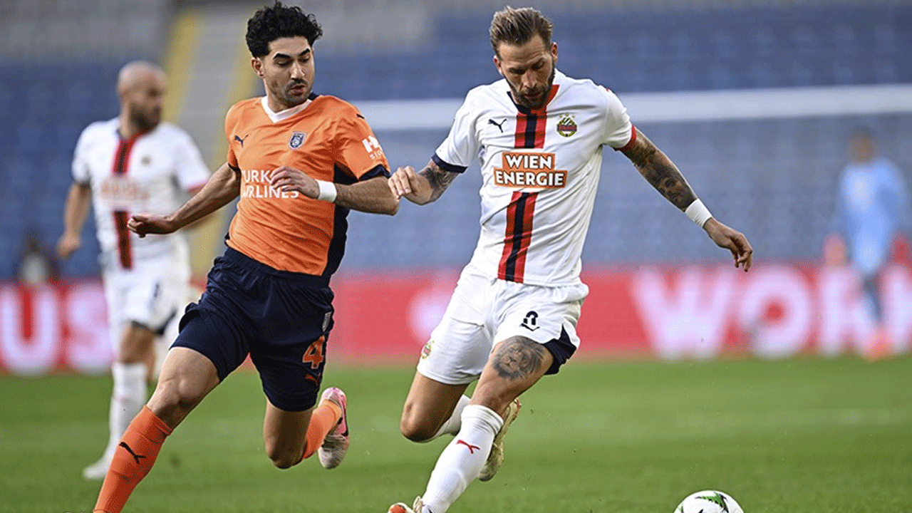 Başakşehir, Konferans Ligi'ne Rapid Wien yenilgisiyle başladı