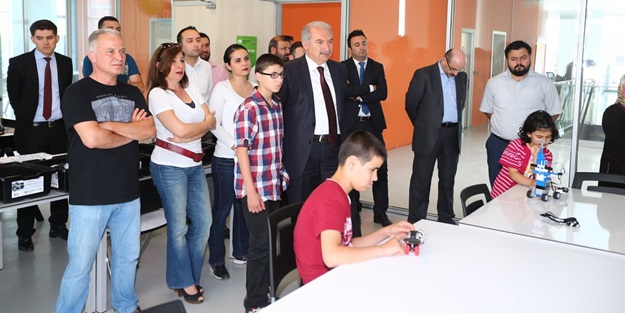 Başakşehir Living Lab’den dünyada bir ilk: Görme engelli çocuklarla Lego-Lab