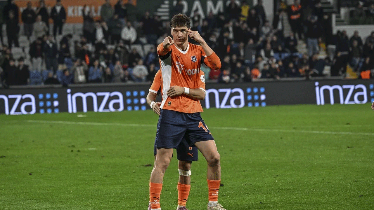 Başakşehir penaltıyla uçtu