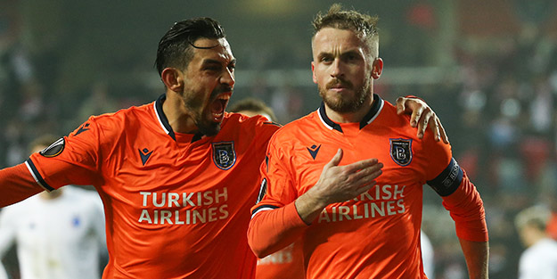 Başakşehir tarih yazmaya devam ediyor! Çeyrek final kapısını araladık