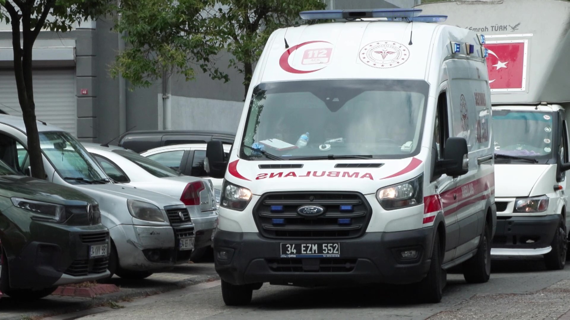 Başakşehir’de 6 katlı iş yerinde korkutan yangın!