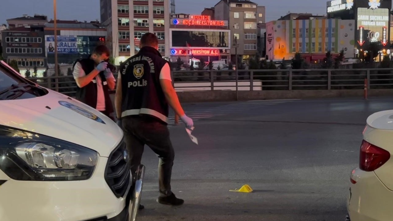 Başakşehir'de AVM önünde silahlı saldırı