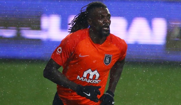Başakşehir'de Emmanuel Adebayor şoku!