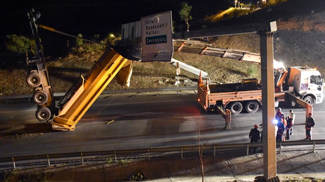 Başakşehir'de ilginç kaza: Kasayı bırakıp kaçtı
