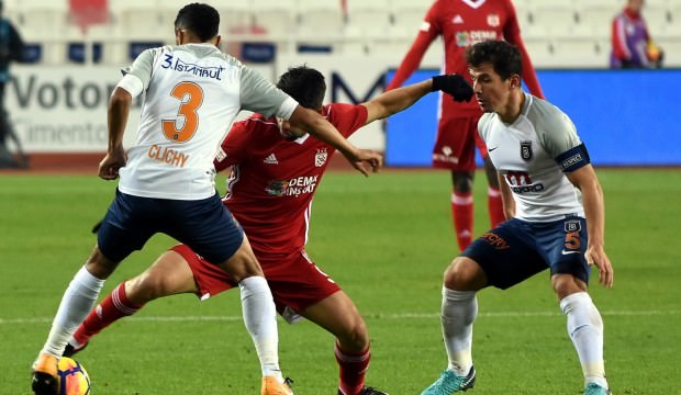 Başakşehir'de ilk 11'ler belli oldu!