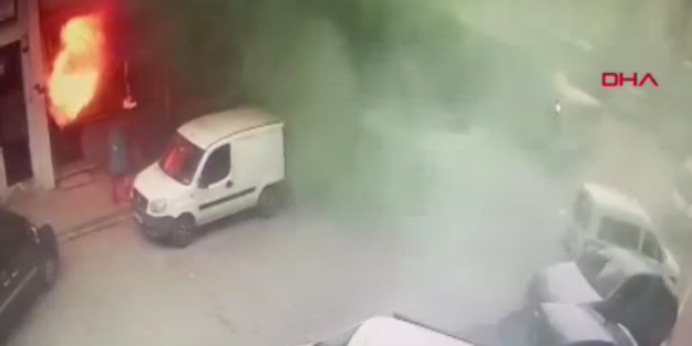 Başakşehir’de iş yerindeki patlama kameraya yansıdı