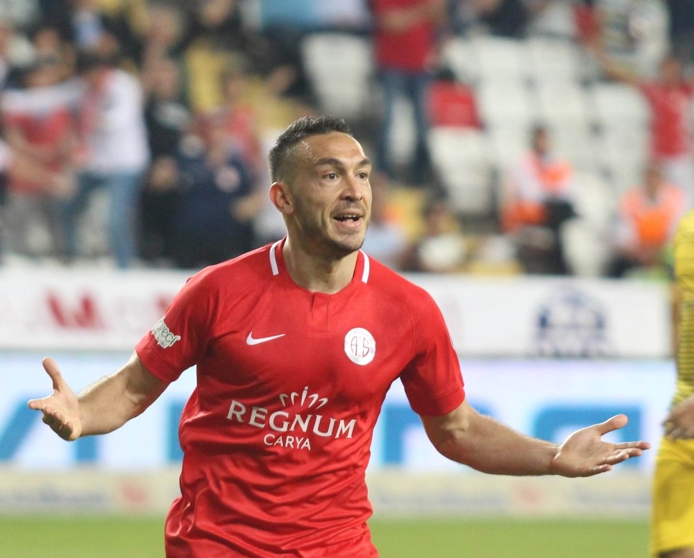 Başakşehir’de kadroda büyük revizyon başlıyor 