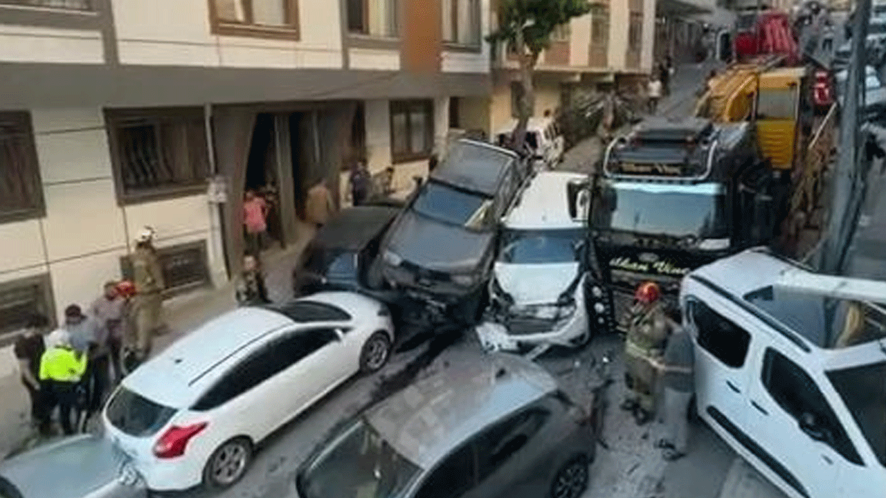Başakşehir'de kontrolden çıkan vinç 23 araca çarptı!