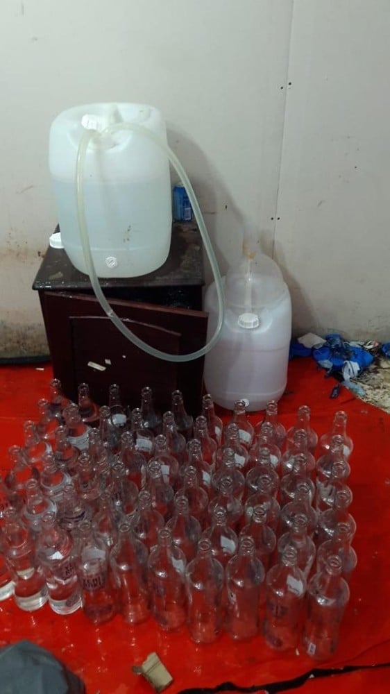 Başakşehir’de sahte alkol imalathanesine baskın 